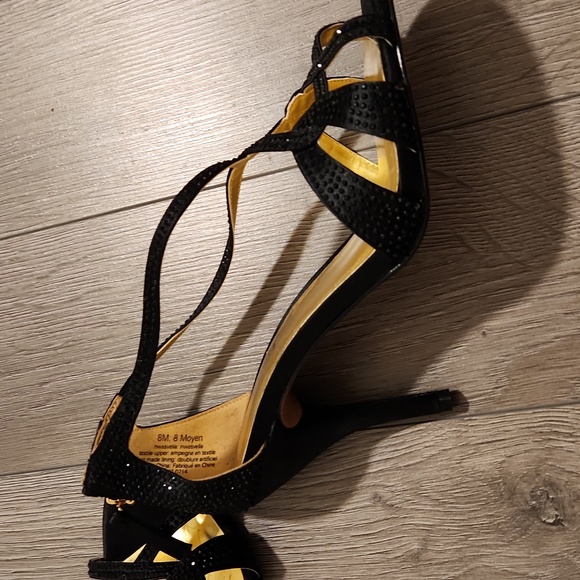 Sandals - Picture 2 of 3